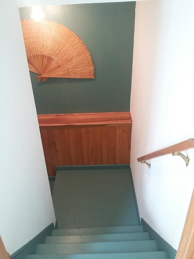 Basement Steps - 3857 Reeves Ln