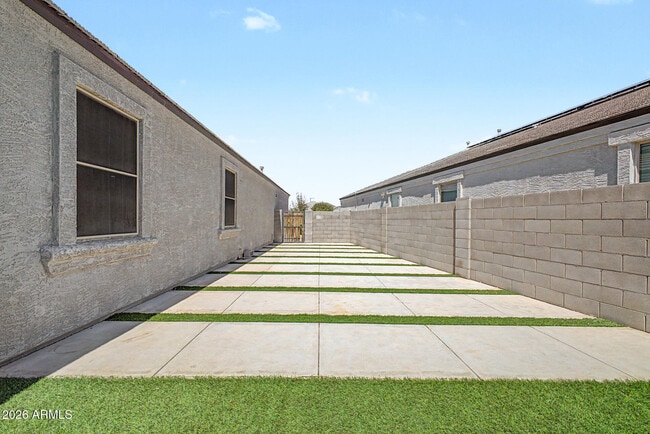 Building Photo - 30731 W Monterey Dr