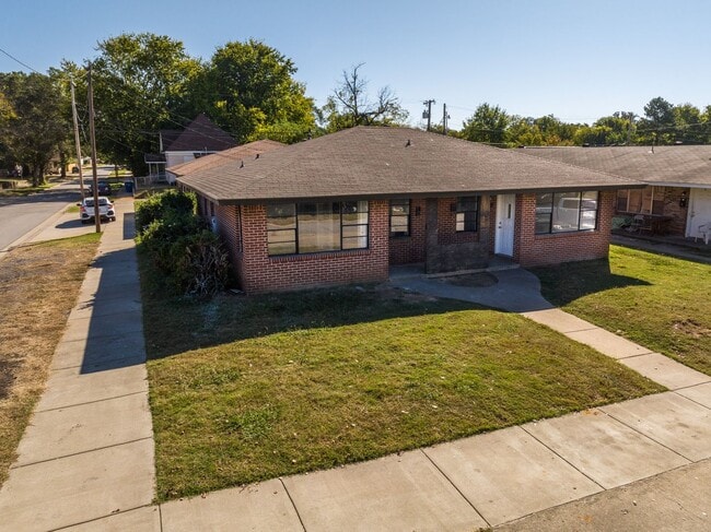 Building Photo - SF-066-601 &amp; 603 South 16th Street Duplex