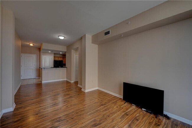 Building Photo - 3040 Peachtree Rd