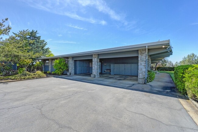 Building Photo - 1000 Grass Valley Hwy