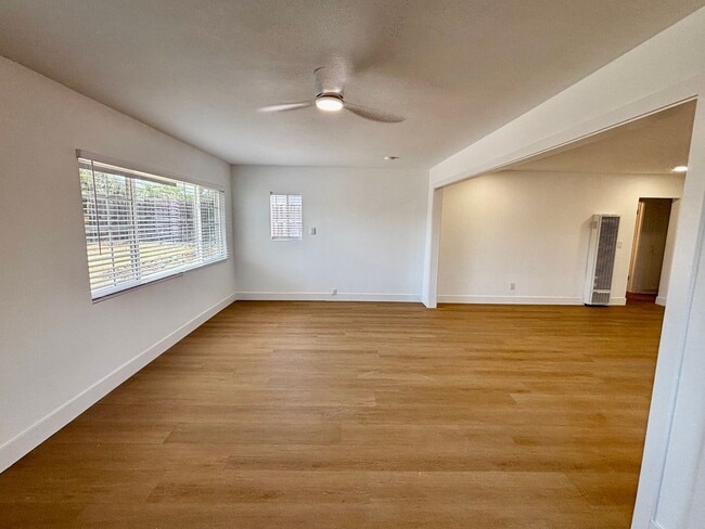 Building Photo - Newly Renovated 3 Bed/1 Bath- Allied Gardens