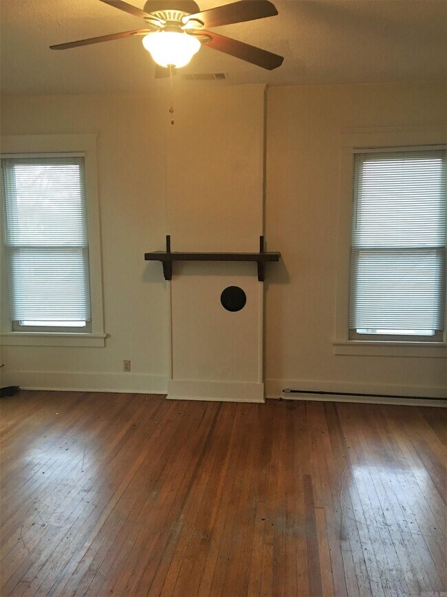 Building Photo - 2216 S Izard St