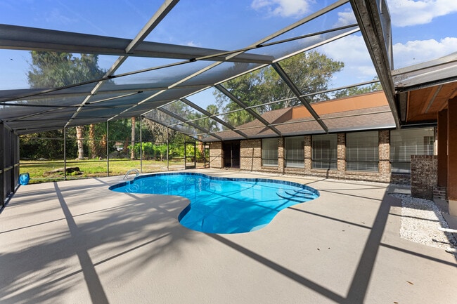 Building Photo - 886 Quail Run