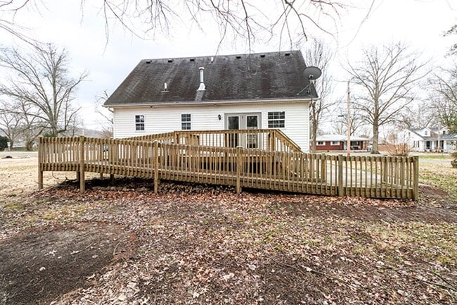 Building Photo - Newly updated 3 bedroom and 2 bath Cape Cod