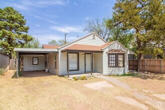 Building Photo - Adorable updated home!