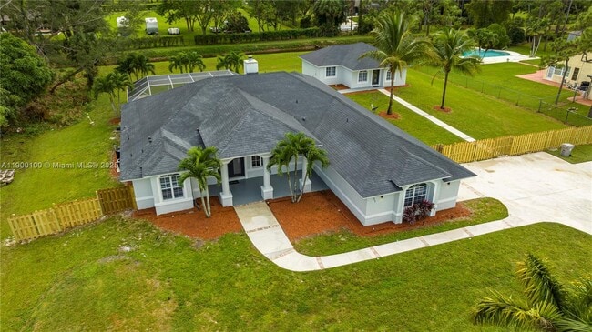 Building Photo - 11066 46th Pl N