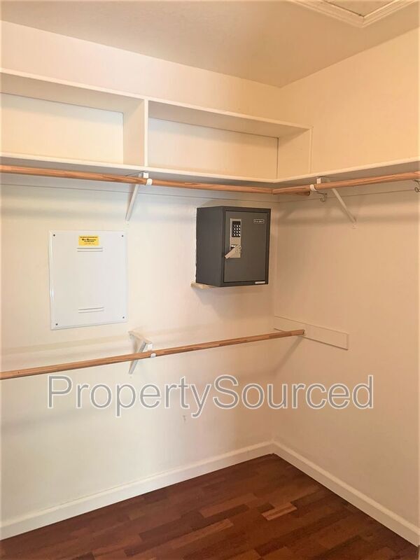 Building Photo - 857 Tannehill Dr