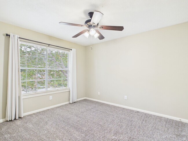 Building Photo - 5006 Fern Garden Ct