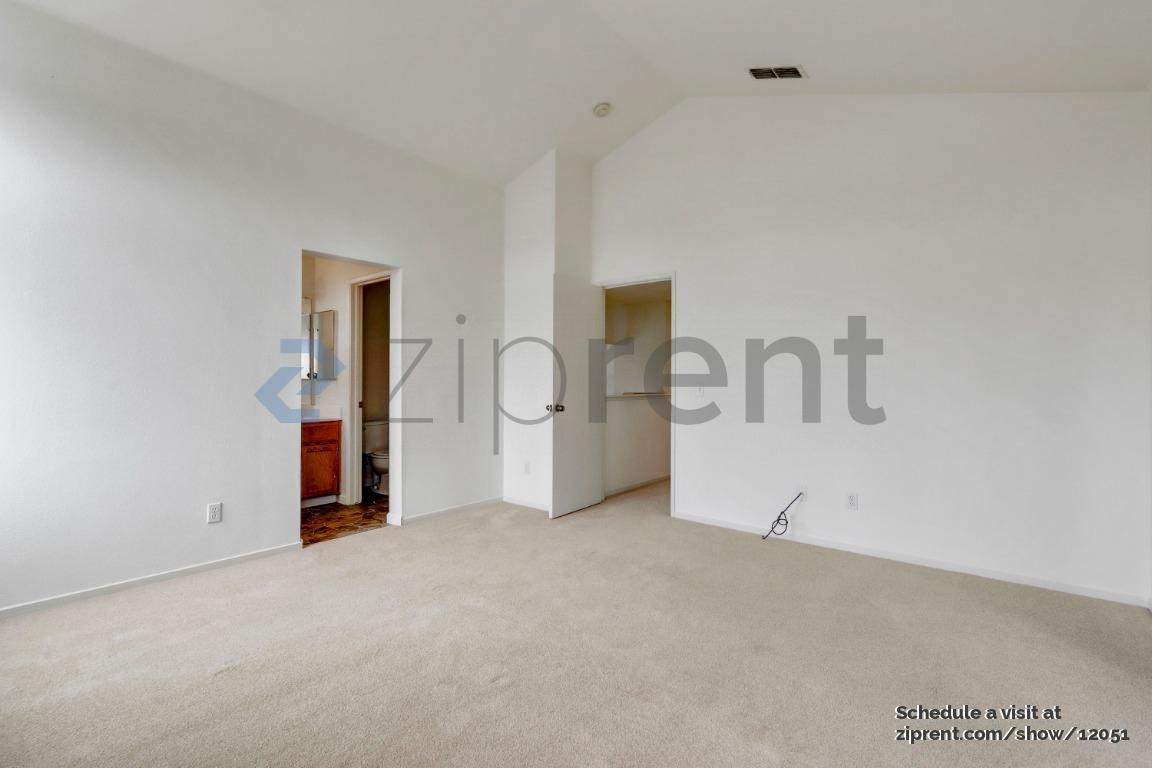 Building Photo - Unit