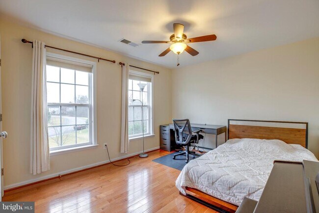 Building Photo - 7536 San Diego Ct