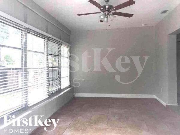 Building Photo - 14300 Iroquois Ave