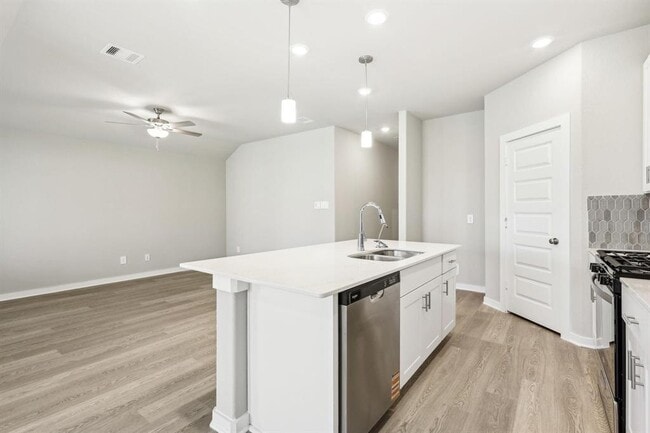 Building Photo - 14318 Azalea Tree Dr