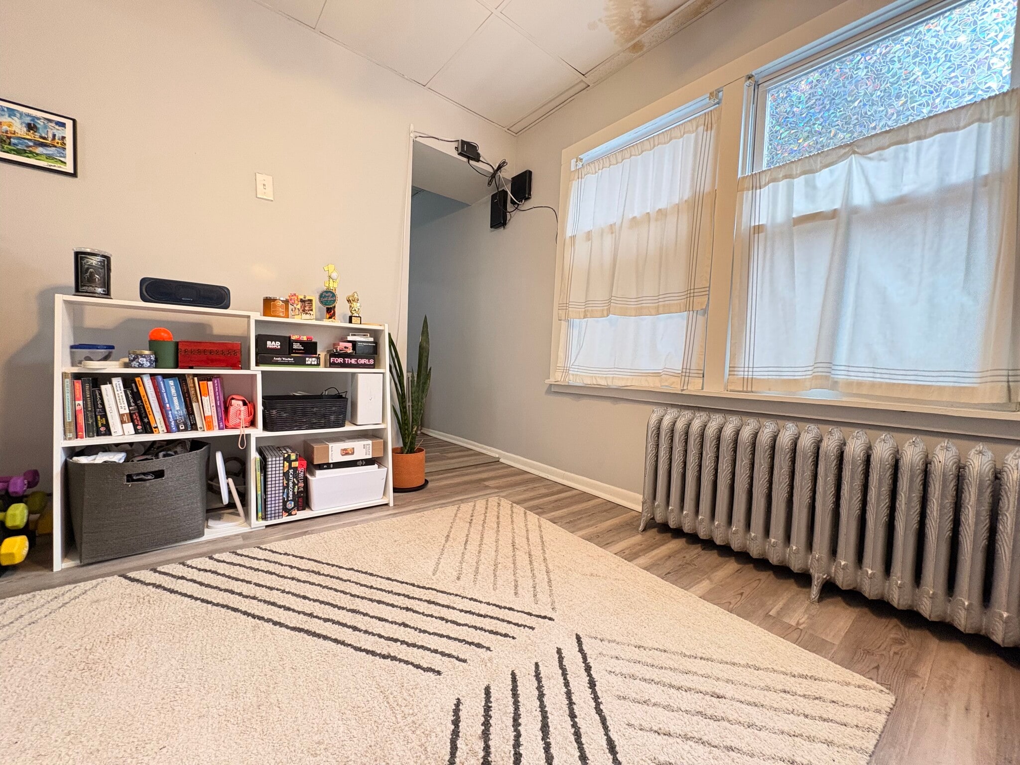 Building Photo - 5807 Hobart St