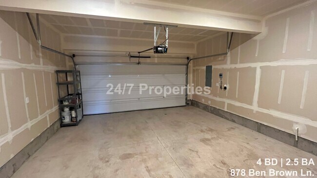 Building Photo - Modern 4 BD | 2.5 BA Home in Woodburn