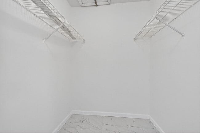 Building Photo - 416 Pine Glen Ln