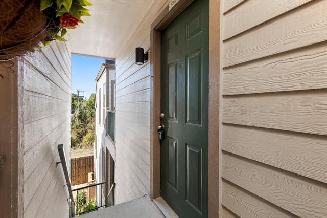 Building Photo - 2301 Balsam Dr