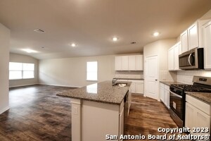 Building Photo - 6838 Whisper Grv