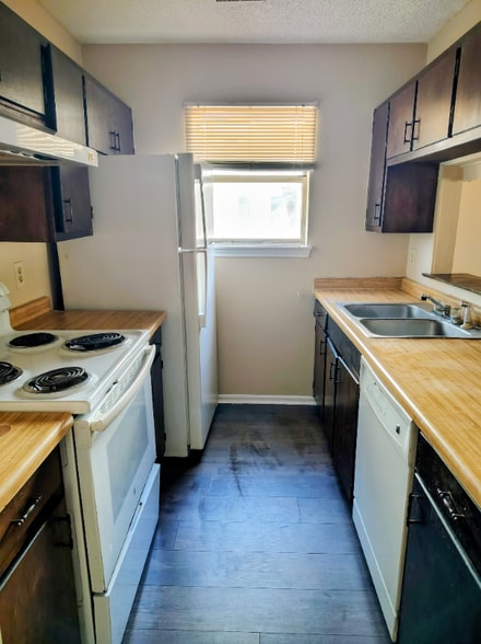 Building Photo - 112 Leila Ln