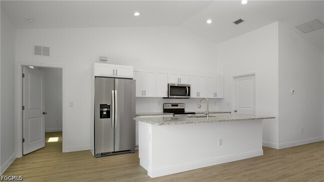 Building Photo - 5021 Myrtlewood Rd