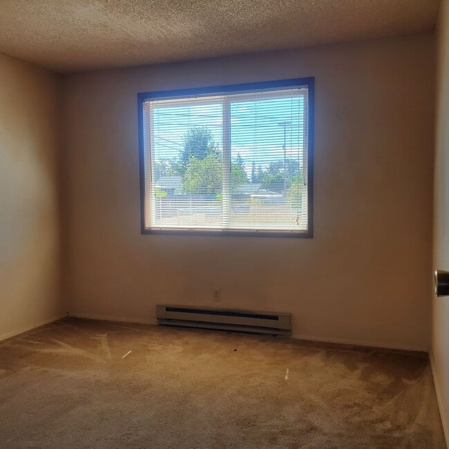 Building Photo - 3 Bedroom in Mountain View