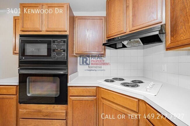 Building Photo - 3401 Kenwood Dr
