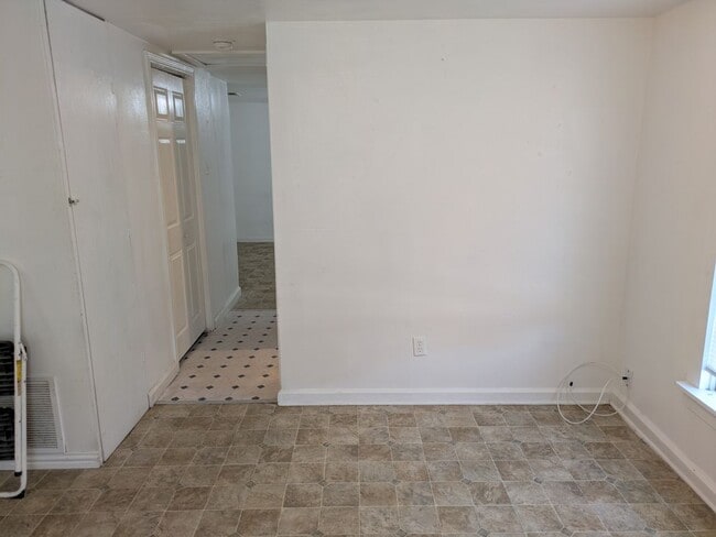 Building Photo - 411 S Bradshaw St