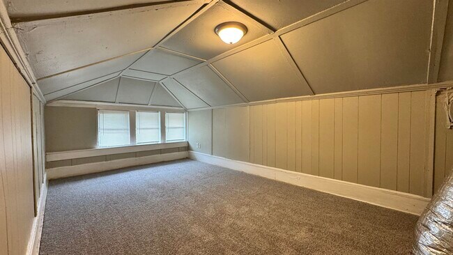Building Photo - 1114 Azalia St