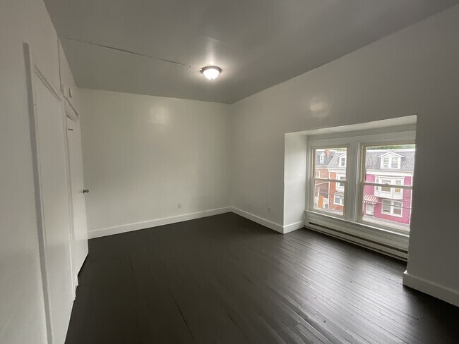 Building Photo - 119 W Jackson St