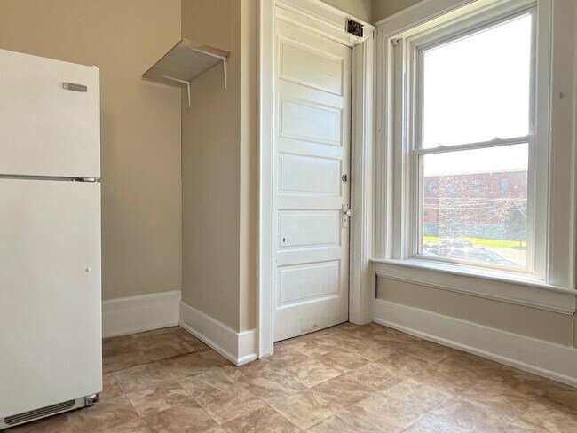 Building Photo - Penora Street Apartments