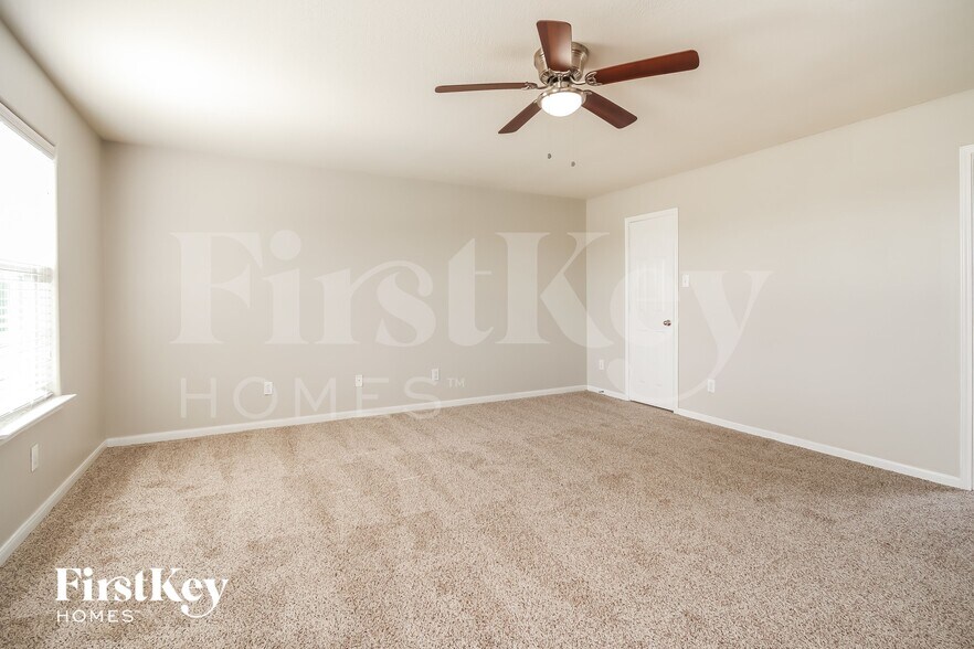 Building Photo - 2621 Marlin Dr