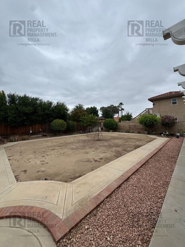 Building Photo - Corner-Lot Charmer with Open Layout and Sp...