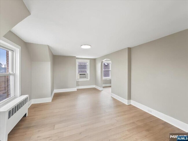 Building Photo - 109 Division Ave