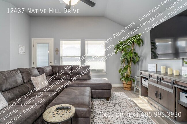 Building Photo - 12437 Native Hill Dr