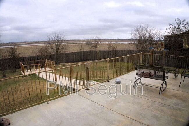 Building Photo - 111 Hoya Ln