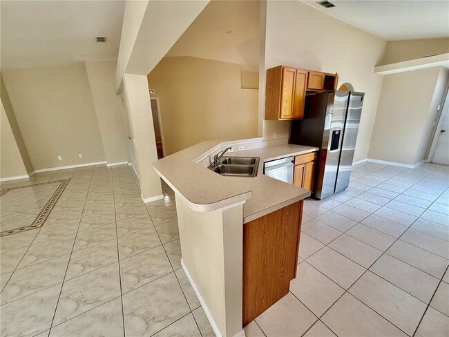 Building Photo - 1346 Rolling River Rd