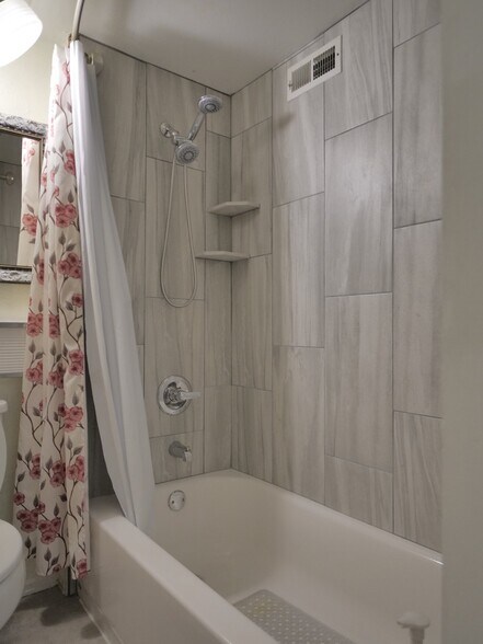 Building Photo - 814 E Cimarron St