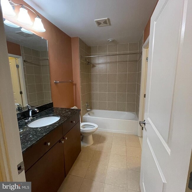 Building Photo - 155 Potomac Passage
