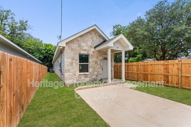 Building Photo - 109 Remolino