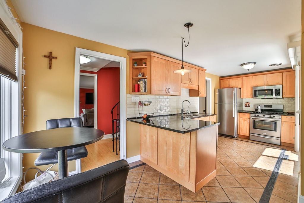 Building Photo - 32 Bernhardt Dr