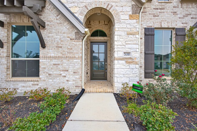 Building Photo - 26310 Meadow Bliss Wy