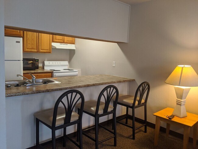 Interior Photo - 205 E Stoughton St