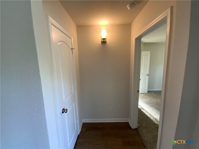 Building Photo - 3022 Dade Loop