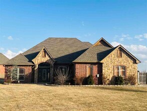 Building Photo - 1004 Waverly Way