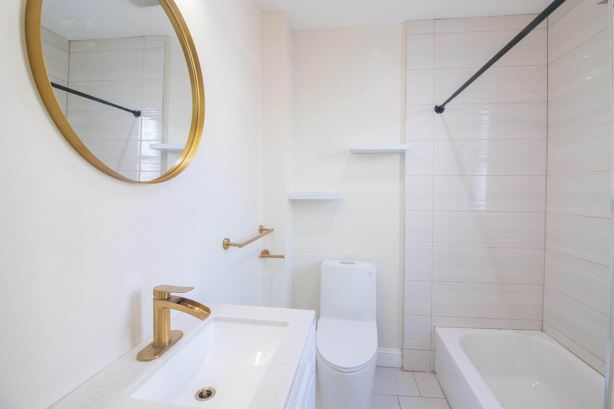 Building Photo - 187-189 Littleton Ave