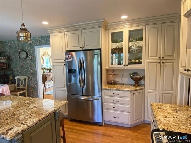 Building Photo - 94 Fennbrook Dr