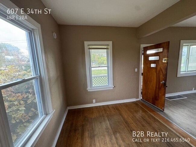 Building Photo - 607 E 34th St