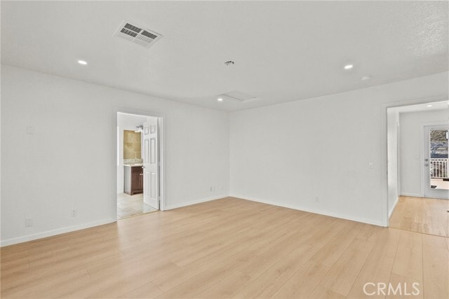 Building Photo - 1138 Lakeview Dr