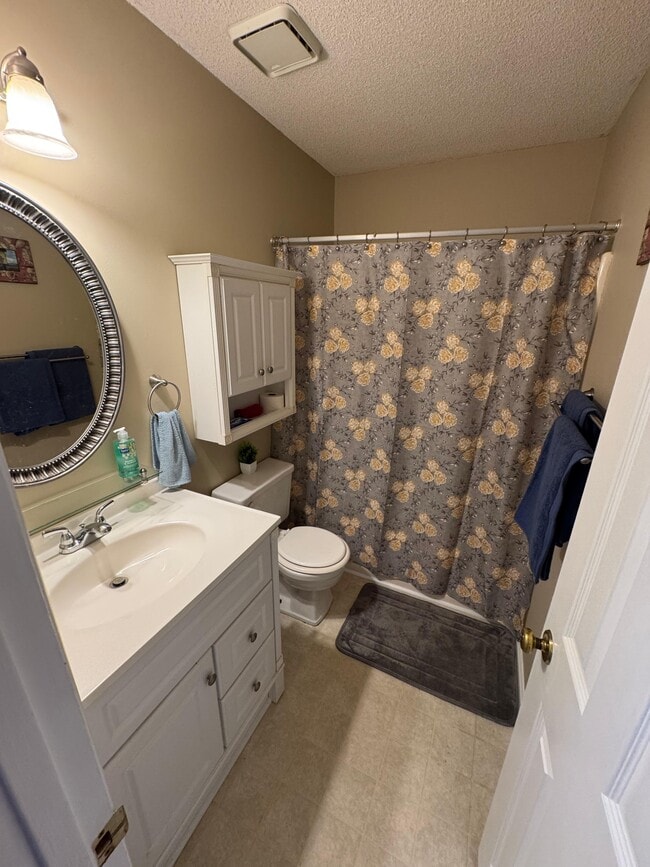 Building Photo - 113 Manor Row