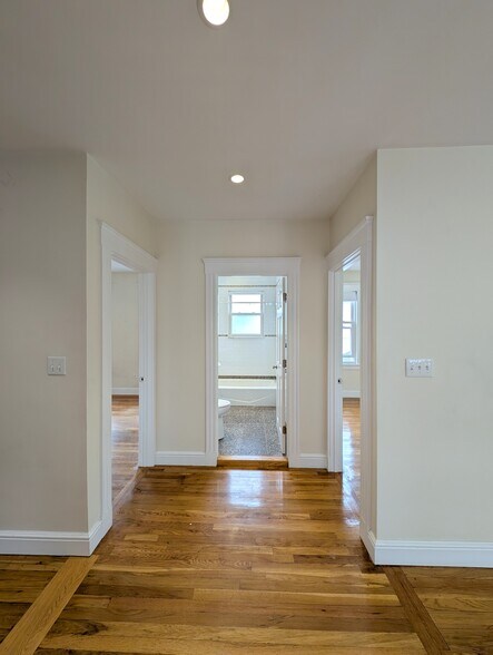 Building Photo - 7 Bonner Ave